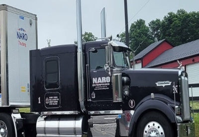 Naro Trucking semi