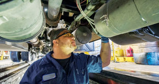Truck maintenance mechanic